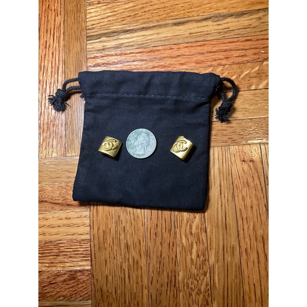 Chanel Vintage CC Logo Diamond Shape Clip-On Earrings Gold Tone 90s Luxury - Picture 3 of 5